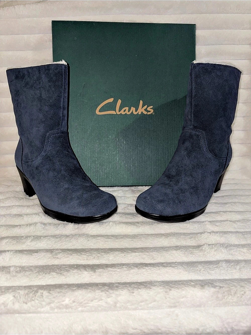 Clarks Bendables blue suede ankle boots 8M